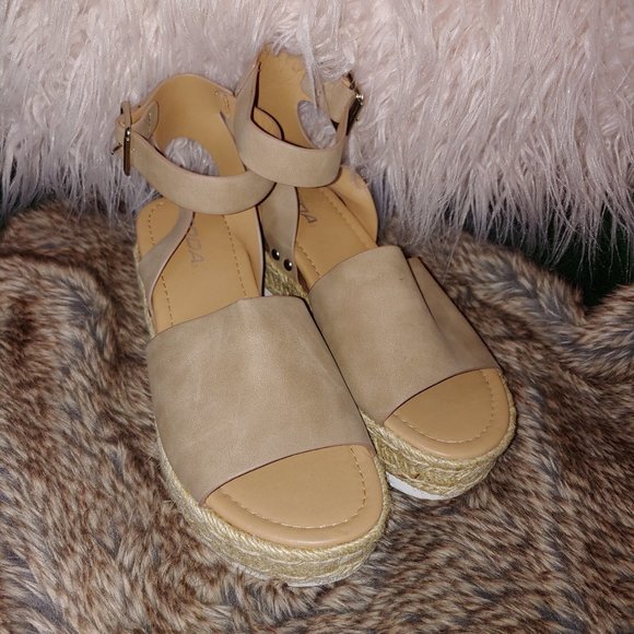 Soda Shoes - Soda tan espadrille size 8